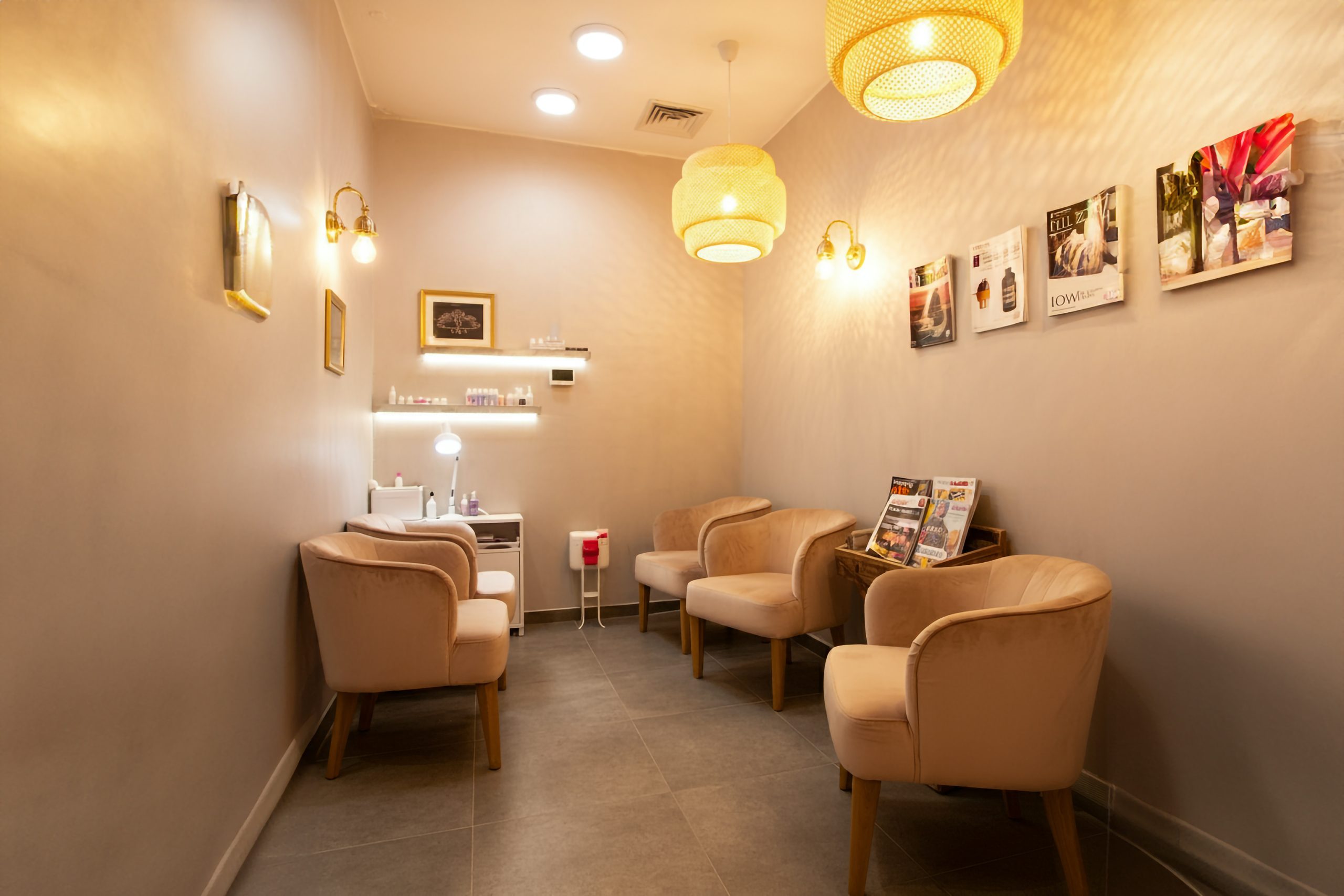 出張ネイリストの平均収入はいくら？安定して稼ぎたい方にオススメな独立方法についても解説