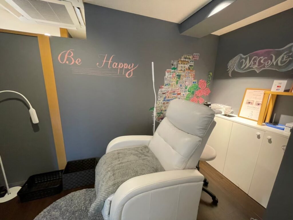 マツエクの個人事業主はメリットがある？稼げるアイリストになるための方法を徹底解説