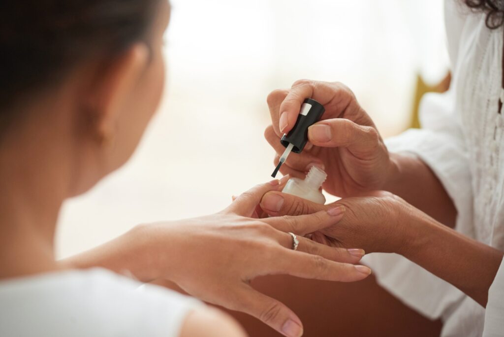 ネイリスト独立後の施術人数と年収の関係｜本当に儲かる働き方とは？