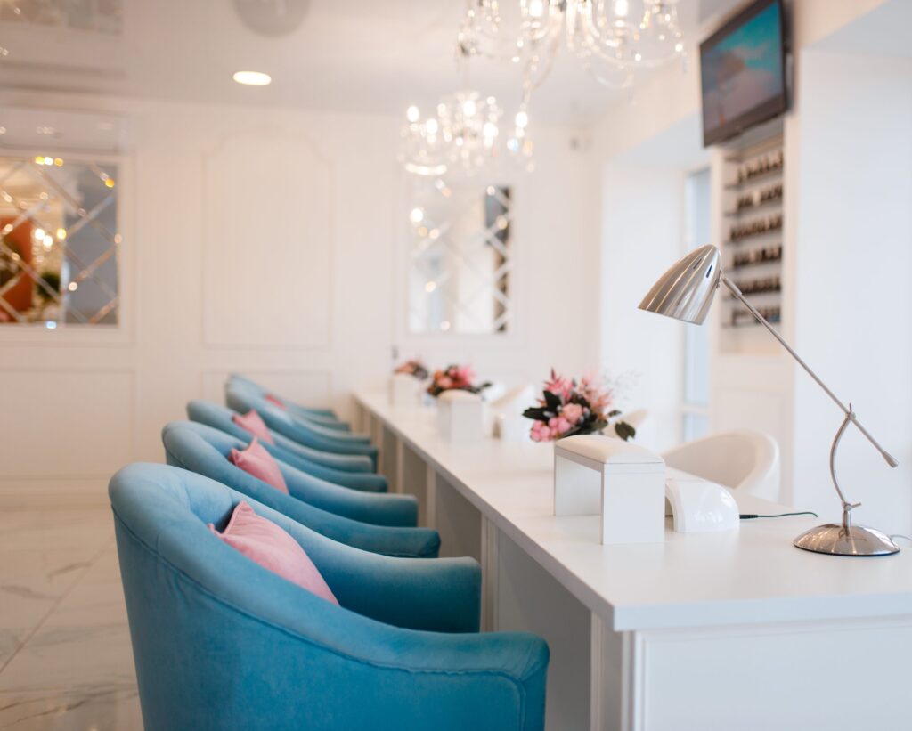 個人事業主のネイリストになるには？独立するために必要な準備を解説！